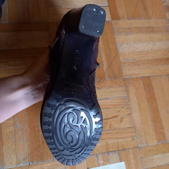 LEFT SHOE ONLY Clarks brown leather heels booties with buckle 7.5 NEW - Picture 3 of 8